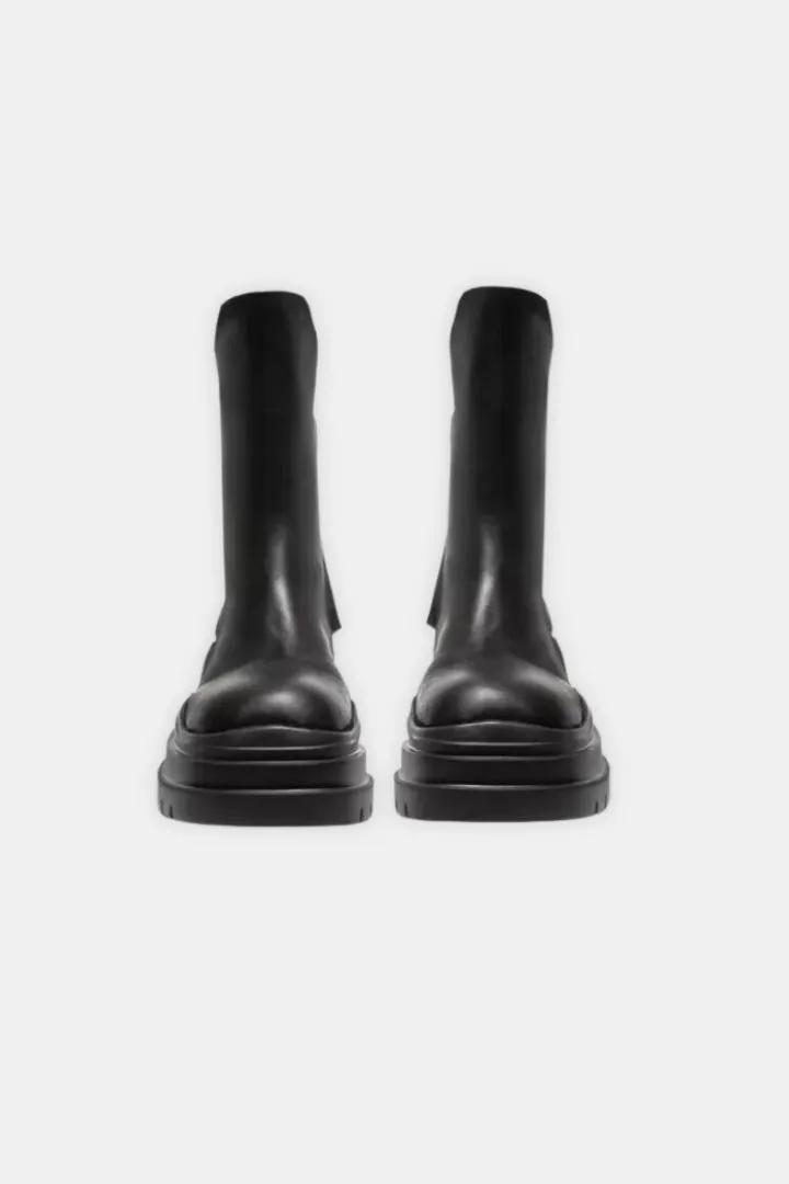 Black Boots With Zipper