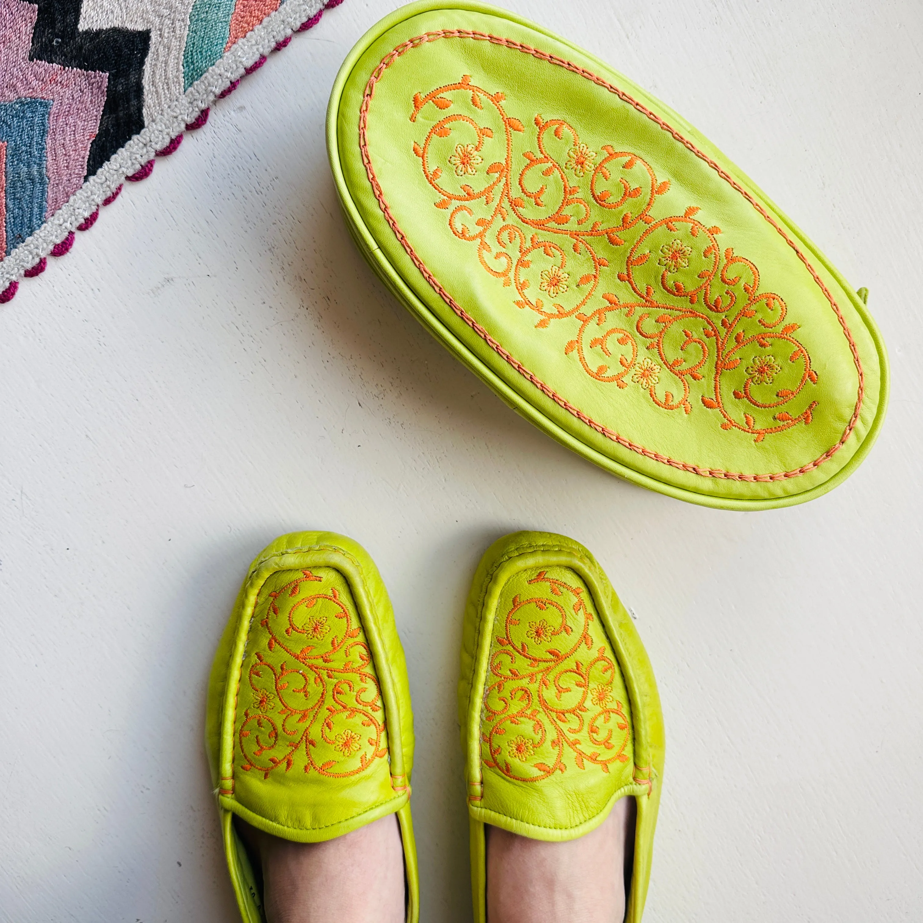 COLE HAAN LEATHER SLIP ON LOAFERS // SIZE 7.5