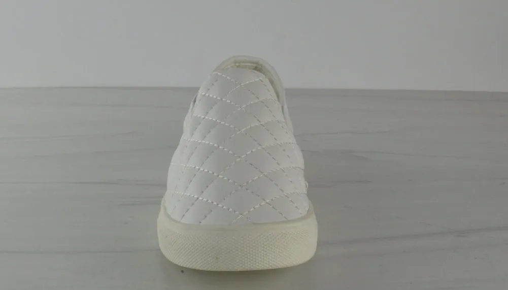 Design 34 Women's Quilted Slip On Sneakers